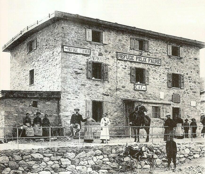 Le refuge-hôtel Félix Faure du Col de la Vanoise, 2515m Le refuge-hôtel Félix Faure du Col de la Vanoise, 2515m